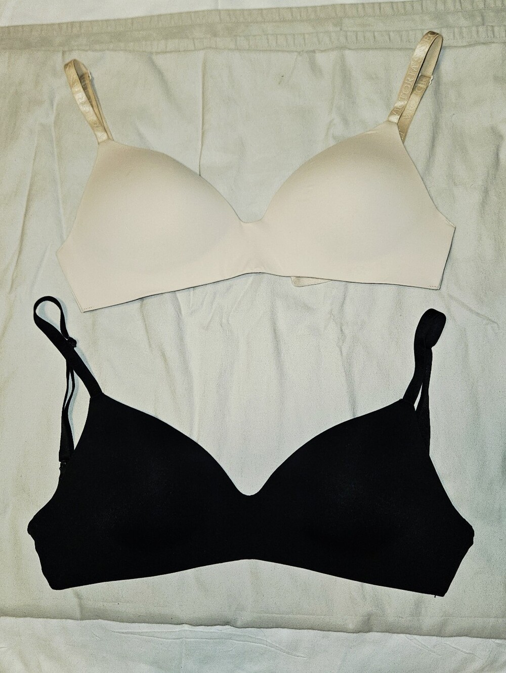 Victoria's Secret 32DD Nude & Black T-Shirt Bra Lightly Lined Wireless Like New